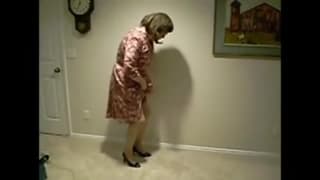 Esse cara gay usa as roupas de sua mãe