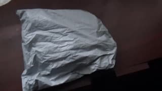 Homem enfiando bolinha tailandesa no cu Homem enfiando bolinha tailandesa no cu