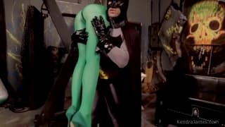 Batman domina uma hera venenosa linda Batman domina uma hera venenosa linda