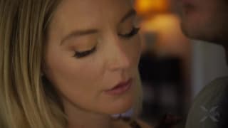 Dois amigos brincam de sexo e sabem que o que está por vir Dois amigos brincam de sexo e sabem que o que está por vir