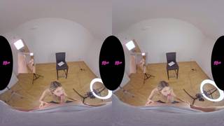 Loira rabuda e gostosa chupando e levando forte em pov na VR Loira rabuda e gostosa chupando e levando forte em pov na VR