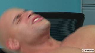 Sean Zevran e Carlos Lindo se divertem muito no escritório Sean Zevran e Carlos Lindo se divertem muito no escritório