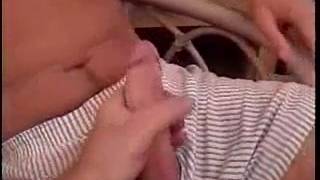 Eles vão tocar uma punheta intensa enquanto filmam de perto! Eles vão tocar uma punheta intensa enquanto filmam de perto!