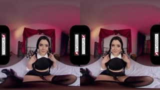Uma transa de realidade virtual com esta cosplayer morena Uma transa de realidade virtual com esta cosplayer morena