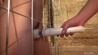 Impiedoso satisfaz um grupo de suas admiradoras de bdsm femininas Impiedoso satisfaz um grupo de suas admiradoras de bdsm femininas