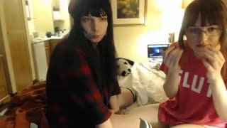 Dois amigos trans que gostam de ficar excitados juntos