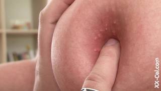 Jessica Moore tem seios que duram dias