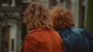 Cenas lésbicas, fodas e orgias num Porno Vintage sem desperdíços Cenas lésbicas, fodas e orgias num Porno Vintage sem desperdíços
