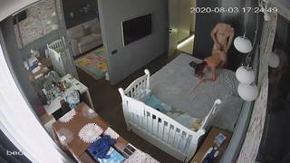 Uma câmara de segurança regista as suas melhores fodas no quarto