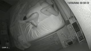 Câmera voyeur regista um 69 no meio da noite