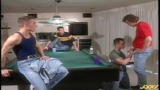 Ménage à trois clássico em que todos os gays fazem sexo oral Ménage à trois clássico em que todos os gays fazem sexo oral