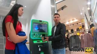 Transando com a garota de um corno encontrada no shopping Transando com a garota de um corno encontrada no shopping