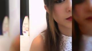 Garota asiática bate siririca na frente da sua câmera sozinha