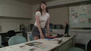 Depois do trabalho, a bela Yui Hatano quer transar Depois do trabalho, a bela Yui Hatano quer transar