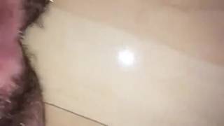 Essa xoxota peluda com um grande clitóris é masturbado hoje Essa xoxota peluda com um grande clitóris é masturbado hoje