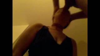 A amadora MILF afundando seu pau e amordaçando A amadora MILF afundando seu pau e amordaçando