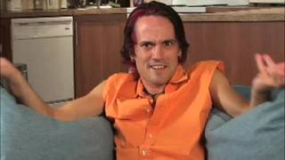 Calvin se impõe no sofá porque quer prazer