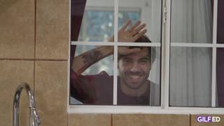 Vovó cozinha enquanto assiste a pornografia e depois transa a três Vovó cozinha enquanto assiste a pornografia e depois transa a três
