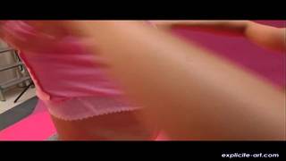 A estrela pornô Claire Castel transa com sua melhor amiga