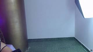 Tianaloez nua com vibrador na buceta