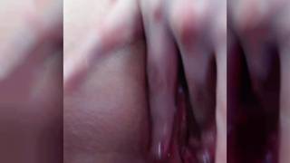 Eu danço e me masturbo, esses são meus prazeres