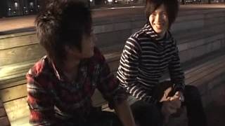 Os garotos asiáticos realizam alegremente o anal Os garotos asiáticos realizam alegremente o anal