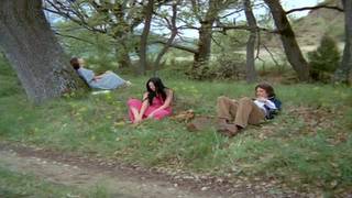 Em uma grande casa francesa, casais apenas transam