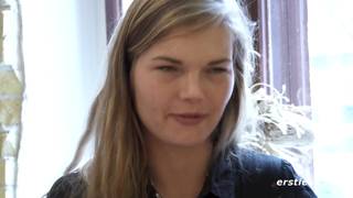 Carícias de bichano cabeludo com a lindona e sexy Viktoria