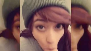 A vadia amadora é viciada em chupar todas as piças