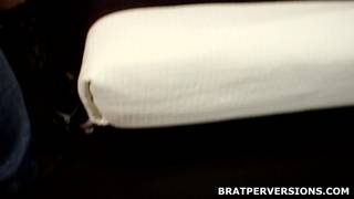 Negão comemorando o aniversário de sua garota peituda com sexo