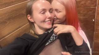 Mulheres lindas e cheias de tesão fazem sexo lésbico Mulheres lindas e cheias de tesão fazem sexo lésbico