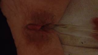 Eu me masturbo com esse brinquedo, que me dá muito prazer