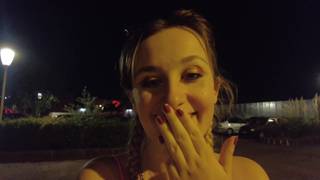 Louise encontra-se num deserto várias pollas para mamar