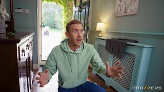 Danny D usa seu pau grande para foder a pequena loira Tina Snows