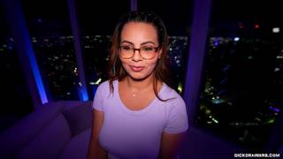 Um belo pênis negro é chupado e acariciado por uma hora!