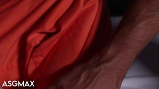 Ant Vega sonha em foder seu enteado em uma cela de prisão