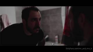 No mesmo dia, ele transa com todas as suas amantes até gozar em uma delas.