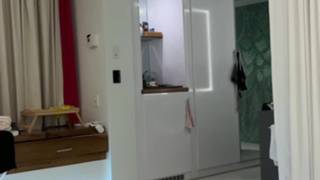 Esta esposa loira e sexy recebe uma carga de esperma em sua boca Esta esposa loira e sexy recebe uma carga de esperma em sua boca