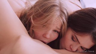 Diana Heaven, Kinsley e Shania fazendo sexo em um trio lésbico