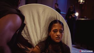 Elly Clutch fode o seu ex Scott Nails sobre o altar de casamento